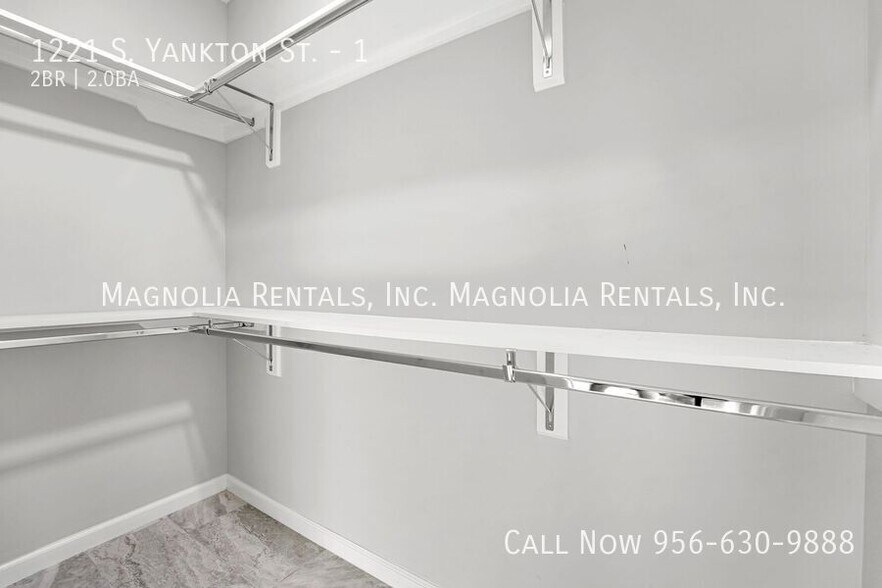 Building Photo - 1221 S Yankton St