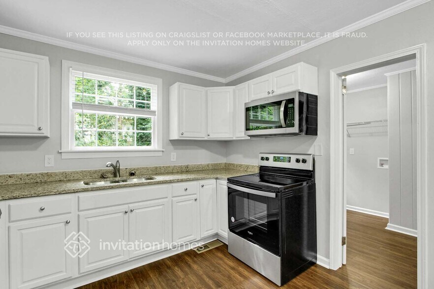 Building Photo - 4364 Cary Dr SW