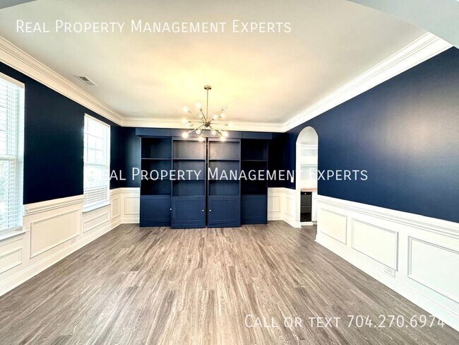 Building Photo - 112 Cramerton Mills Pkwy