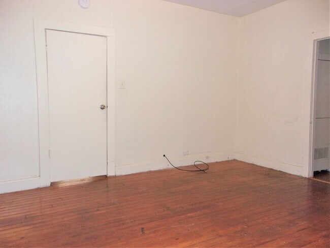 Building Photo - 523 SW 26th St