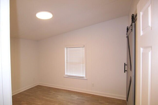 Building Photo - 2232 Dawson Forest Rd E