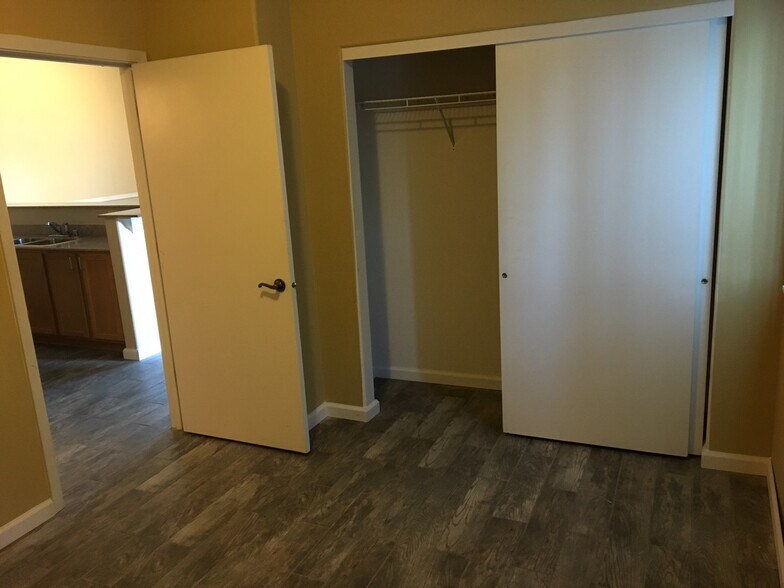 Building Photo - 4200 E Commerce Way