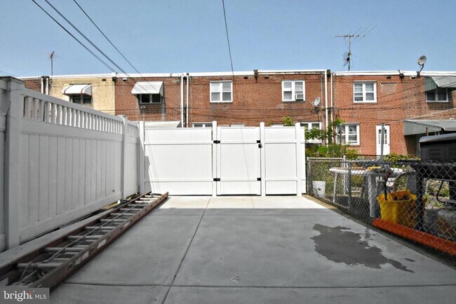 Building Photo - 3554 Miller St