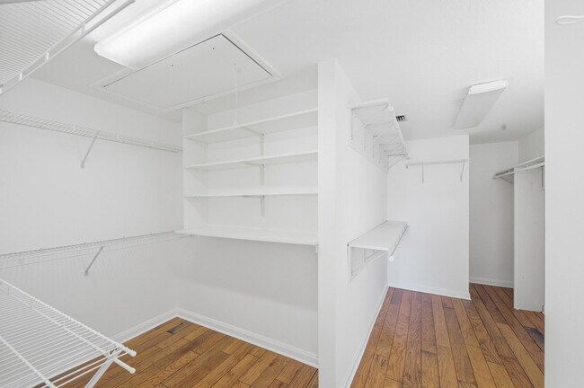 Building Photo - 207 Banyanwood Point