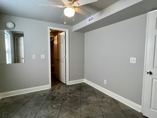 Building Photo - 835 Porter Rd