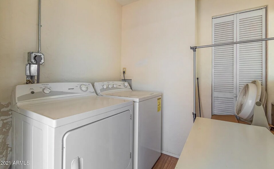 Building Photo - 4352 N 36th Plz