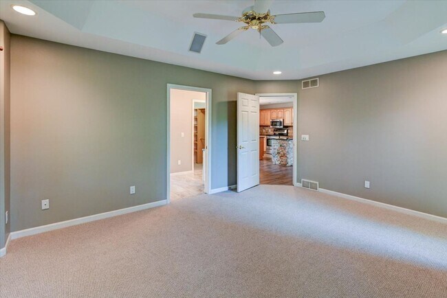 Building Photo - Beautifully updated 4 bedroom home in Southbridge, Waunakee