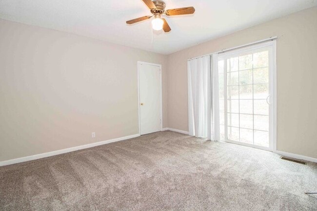 Building Photo - 808 Helton Dr