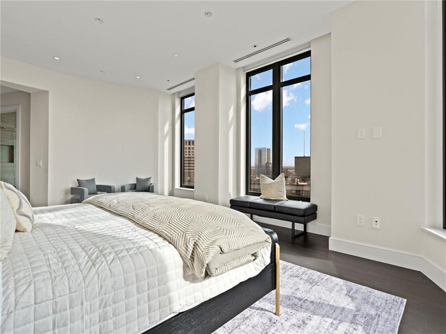 Building Photo - 3376 Peachtree Rd NE