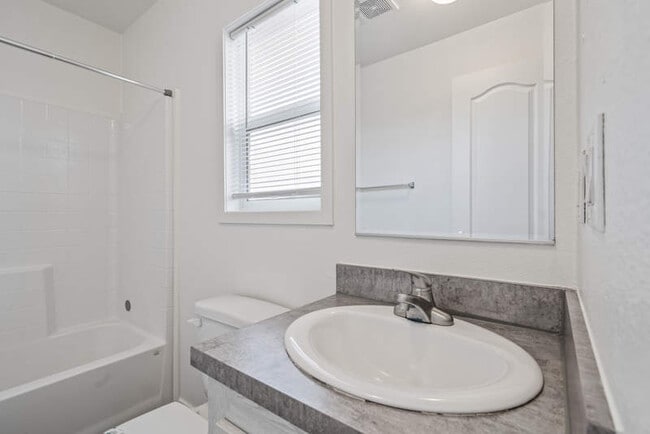 Building Photo - 5505 N Shannon Rd