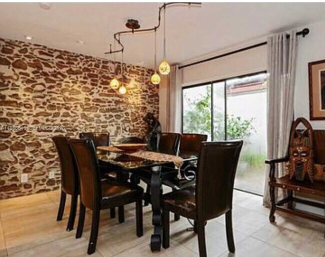 Building Photo - 2991 Lakewood Ln