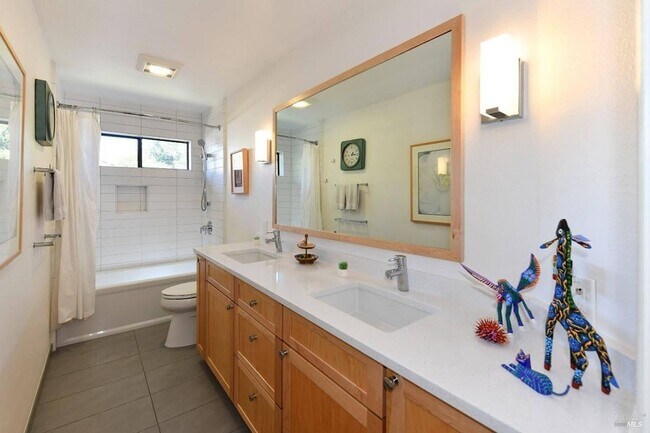 Building Photo - Stunning Four Bedroom Browns Valley Home f...