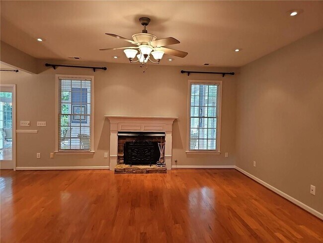Building Photo - 304 Laurel Glen Crossing