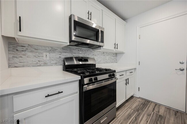 Building Photo - 376 Yellow Finch Ln
