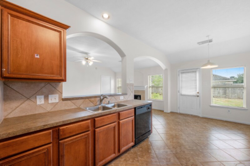 Building Photo - 25211 Bluma Ranch Dr