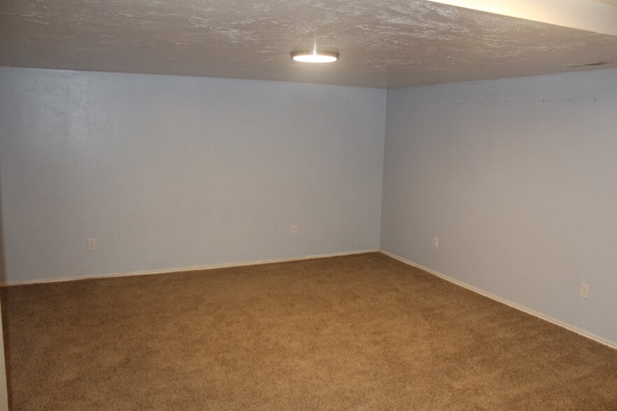 Living Room 2/2 - 12900 S 2200 W