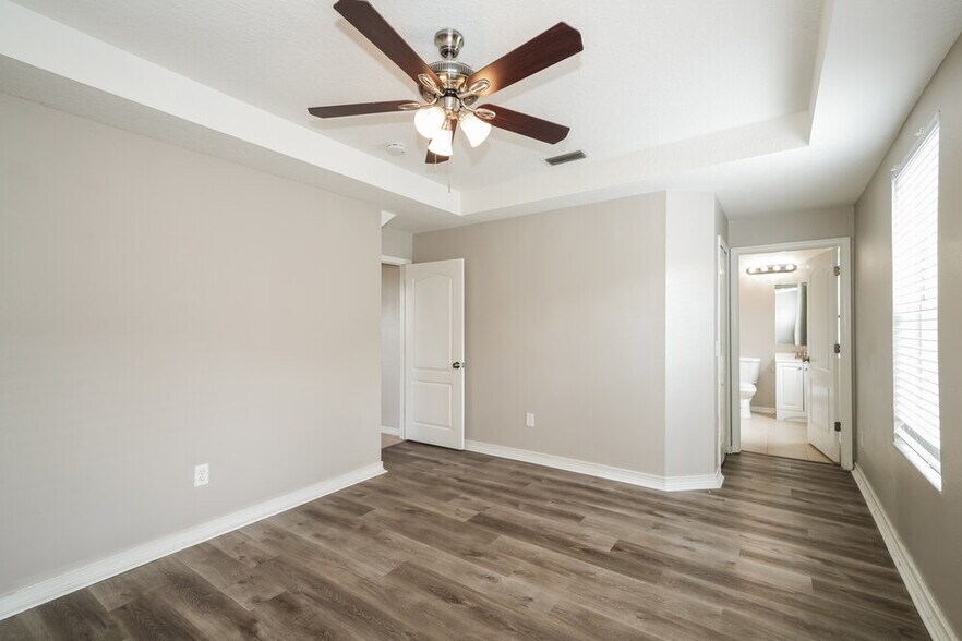 Building Photo - 10430 Blackmore Dr