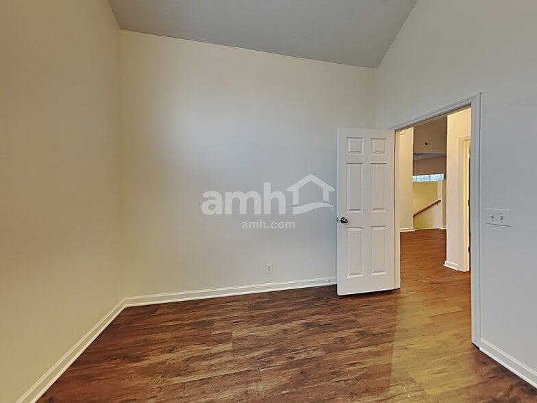 Building Photo - 5229 Ridgefalls Way