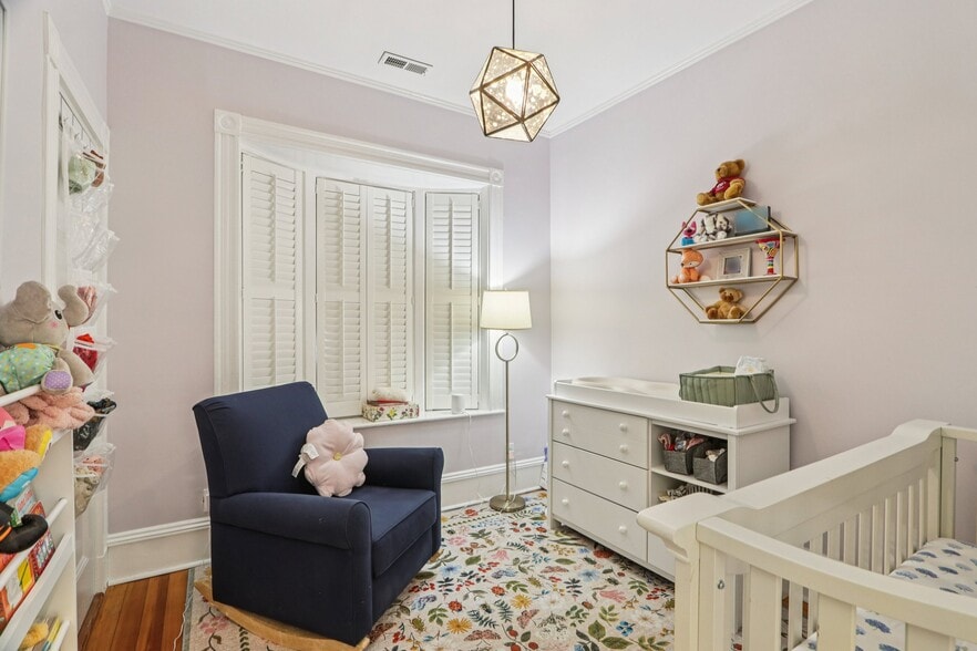 Building Photo - 424 Centre St