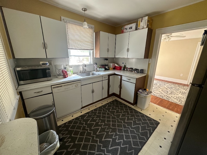 Building Photo - 529 Knowles St