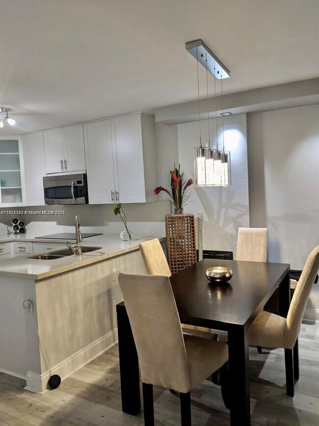 Building Photo - 16465 NE 22nd Ave