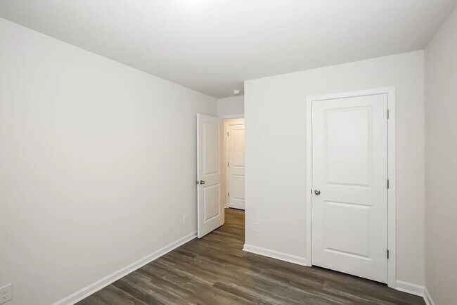 Building Photo - 11835 Brier Vlg Ln