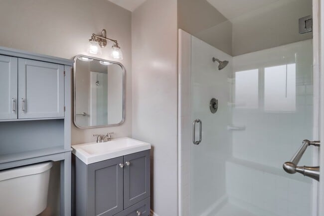 Building Photo - Imperial Beach, Gorgeous 4 bed 2 bath home...