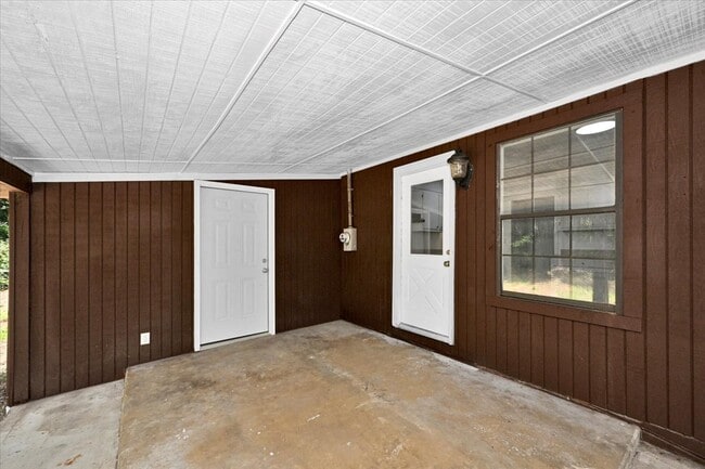 Building Photo - 441 Co Rd 539