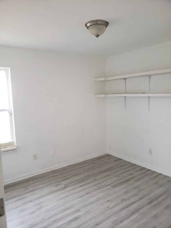 Building Photo - 1121 Dixon Cir