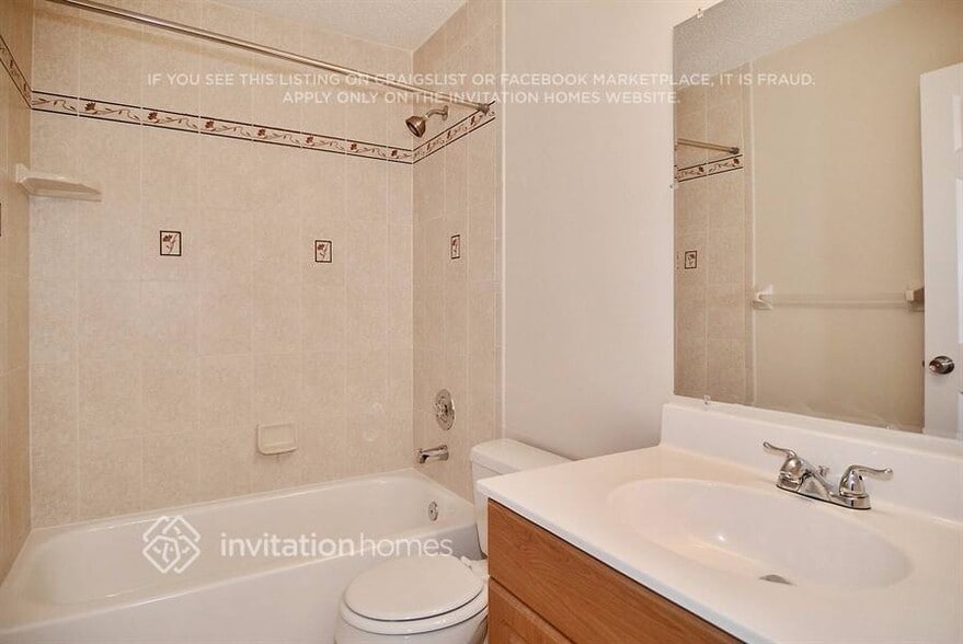 Building Photo - 1649 SE Lorraine St