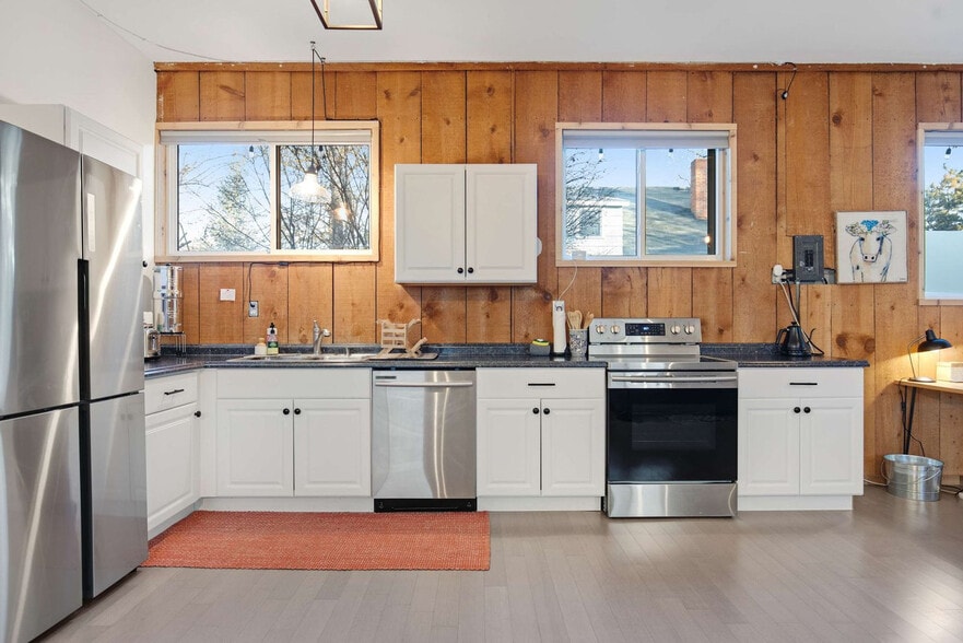 Building Photo - 4403 W Alpine St