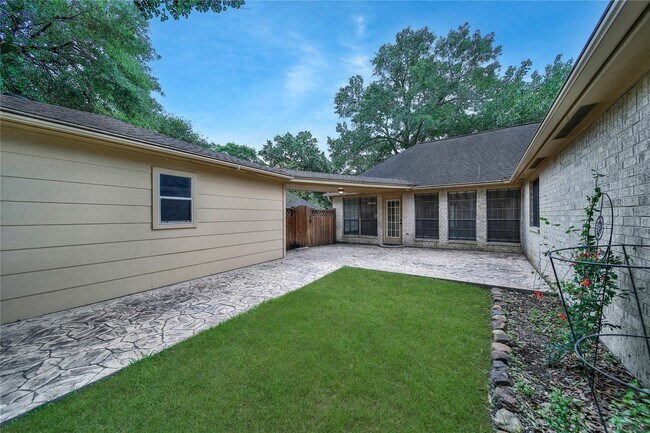 Building Photo - 3939 Fawn Creek Dr