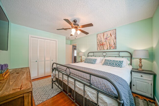 Building Photo - 125 Carl Dr