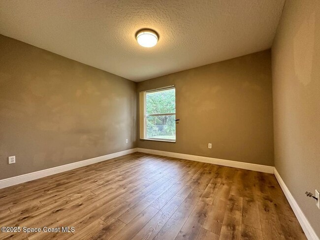 Building Photo - 3060 Sea Gate Cir