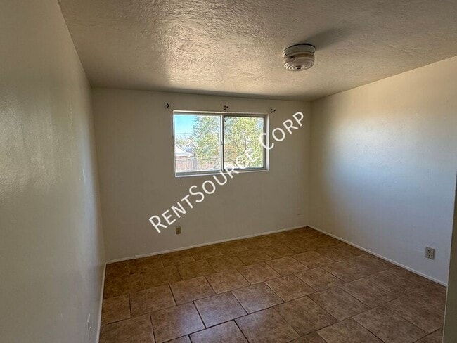 Building Photo - 25498 Dayton Ave