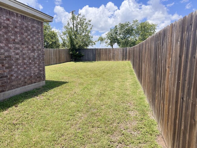 Building Photo - 2204 Indian Trail