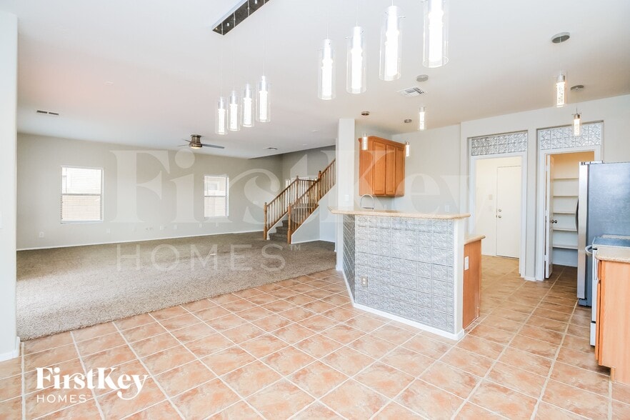 Building Photo - 27978 N Muscovite Dr