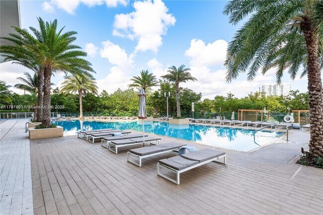 Building Photo - 16385 Biscayne Blvd