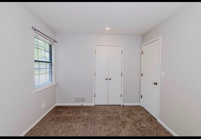 Building Photo - 6809 W 149th Terrace