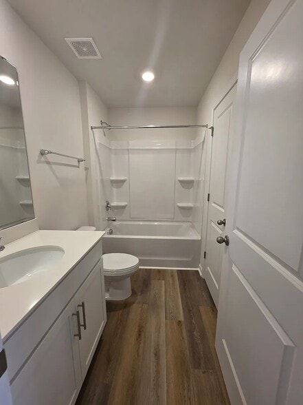 Building Photo - 5131 Hyrule Dr