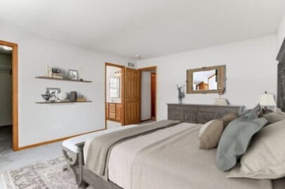 Building Photo - Spacious 3-Bedroom End unit Townhouse with 3 Full Baths in Maple Grove's Prime Location