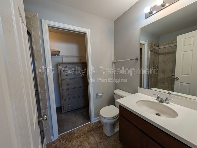 Building Photo - 646 Vine St