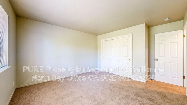 Building Photo - 5075 Charmian Dr