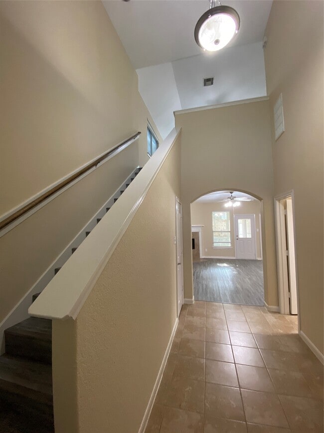 Building Photo - 4903 Summer Ridge Dr