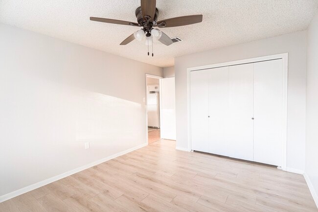 Building Photo - 2135 Whiteback Dr