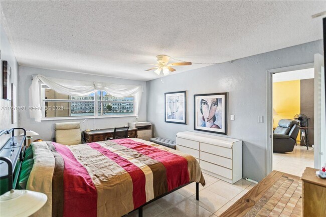 Building Photo - 2200 Diana Dr