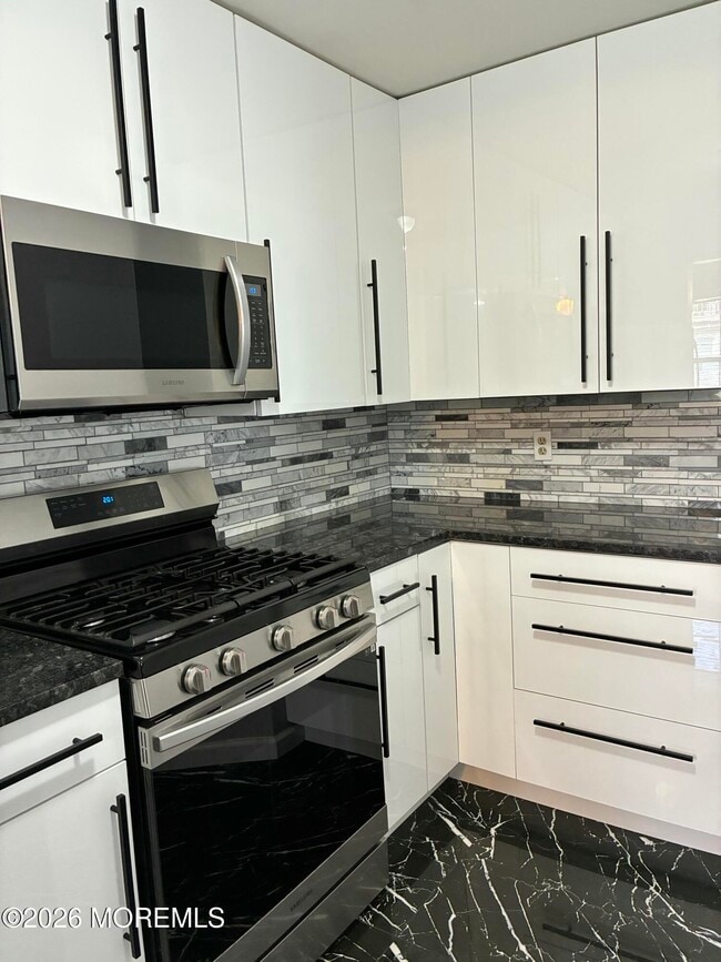 Building Photo - 419 Hancock Pl