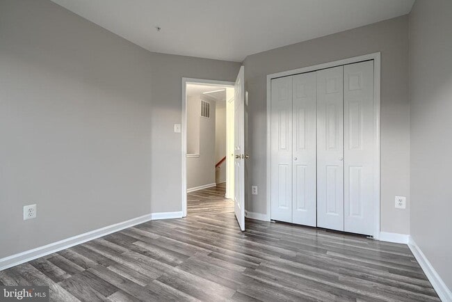 Building Photo - 8820 Papillon Dr