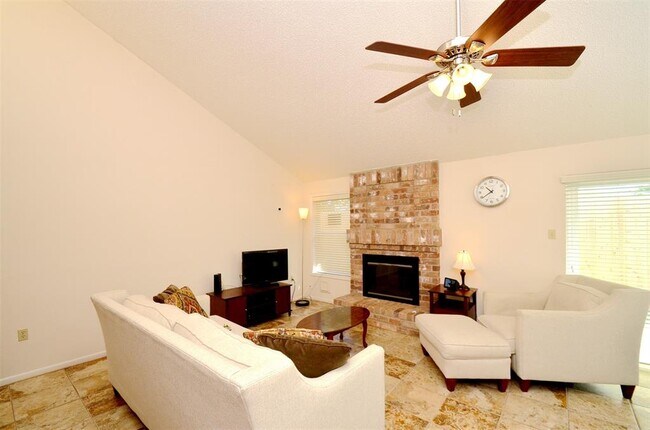 Building Photo - 3307 Long Hollow Ct