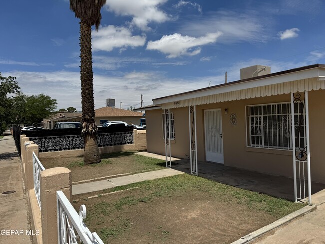 Building Photo - 9351 Carranza Dr